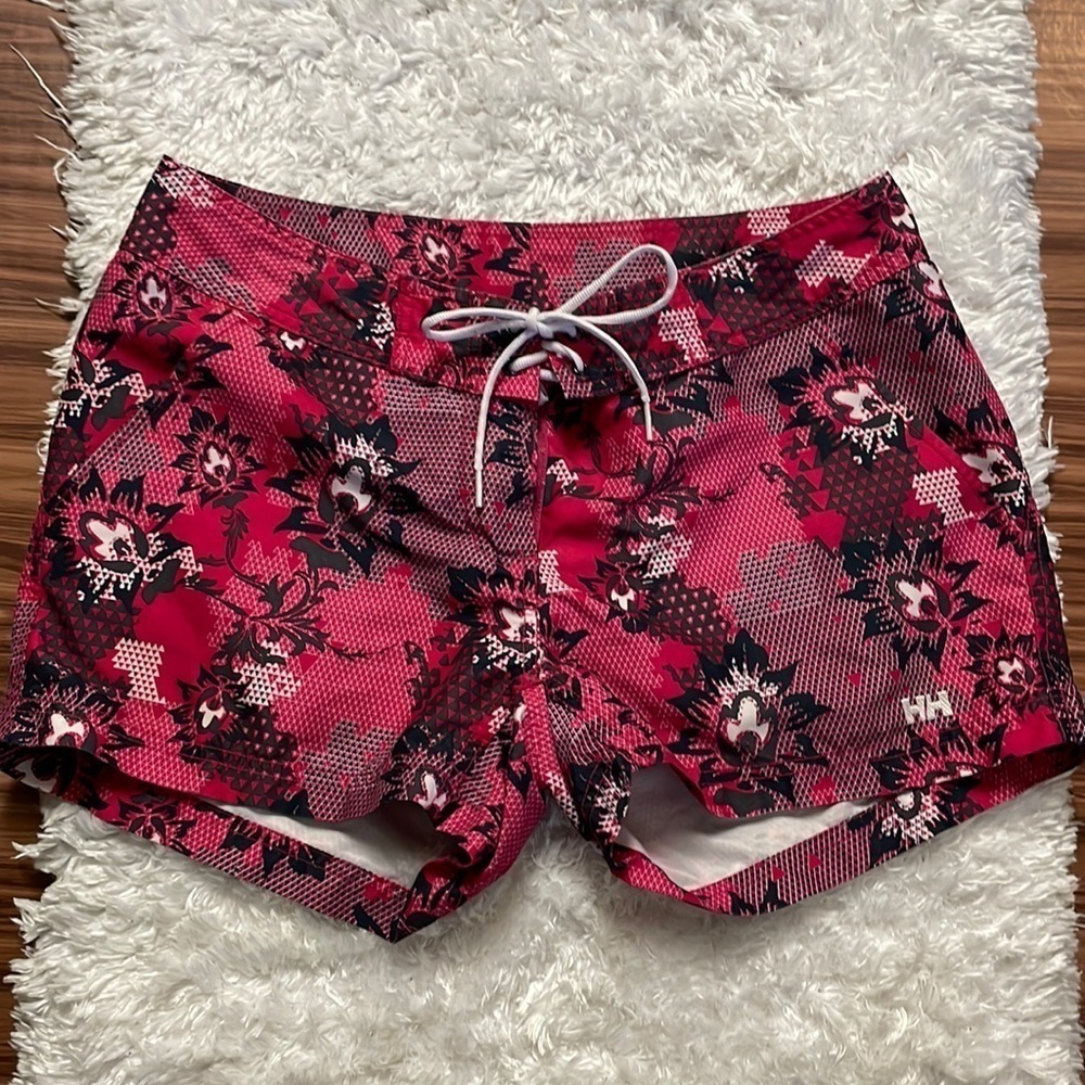 HELLY Hansen Board Shorts Size 30
